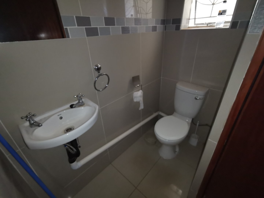 To Let  Bedroom Property for Rent in Wilkoppies North West